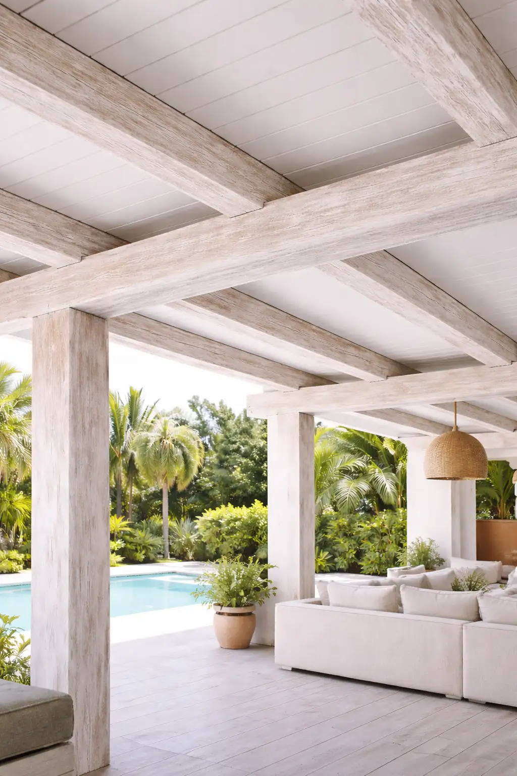 Tratamiento y acabado de madera en Marbella y Costa del Sol